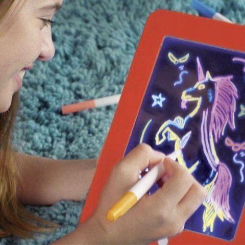 Magiczny tablet do rysowania 3D + pisaki - czerwony Magiczny tablet do rysowania 3D + pisaki - czerwony