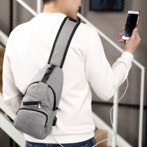 Sportowy plecak na jedno ramię, nerka z USB- szary Sportowy plecak na jedno ramię, nerka z USB- szary